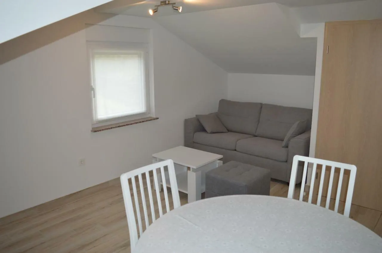 Appartments Dobby Vrh  0*, Vrh (Krk) Croazia